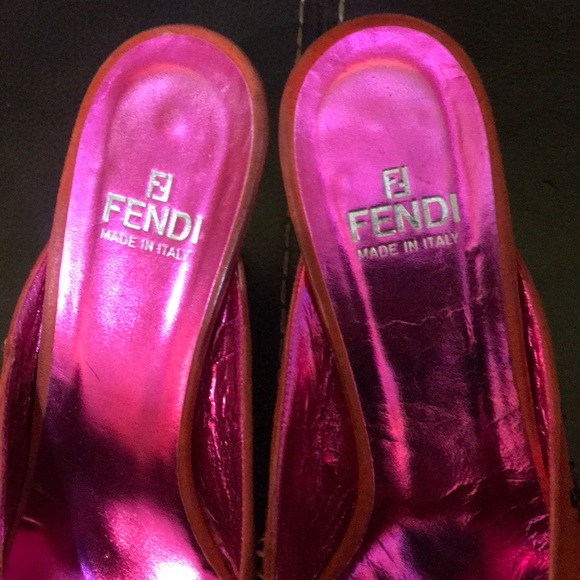 FENDI - Picture 3 of 7